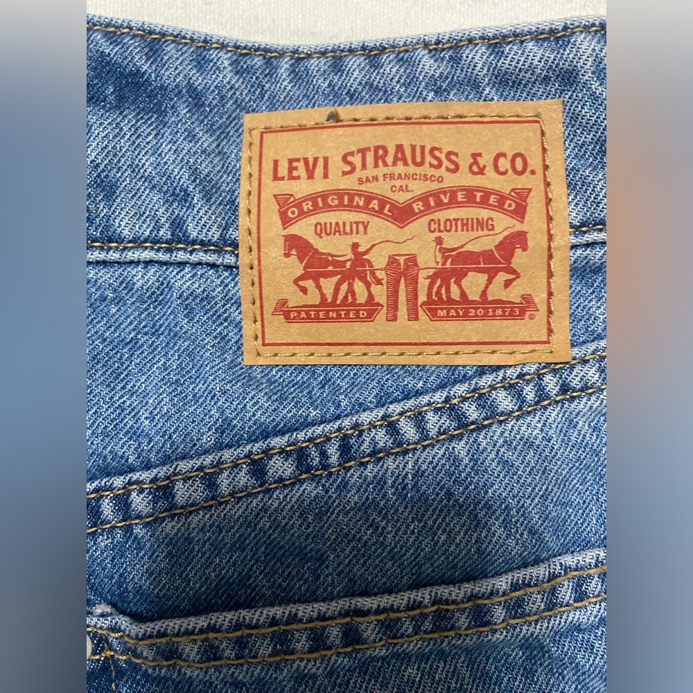 Levi’s Denim Skirt - Picture 6 of 10